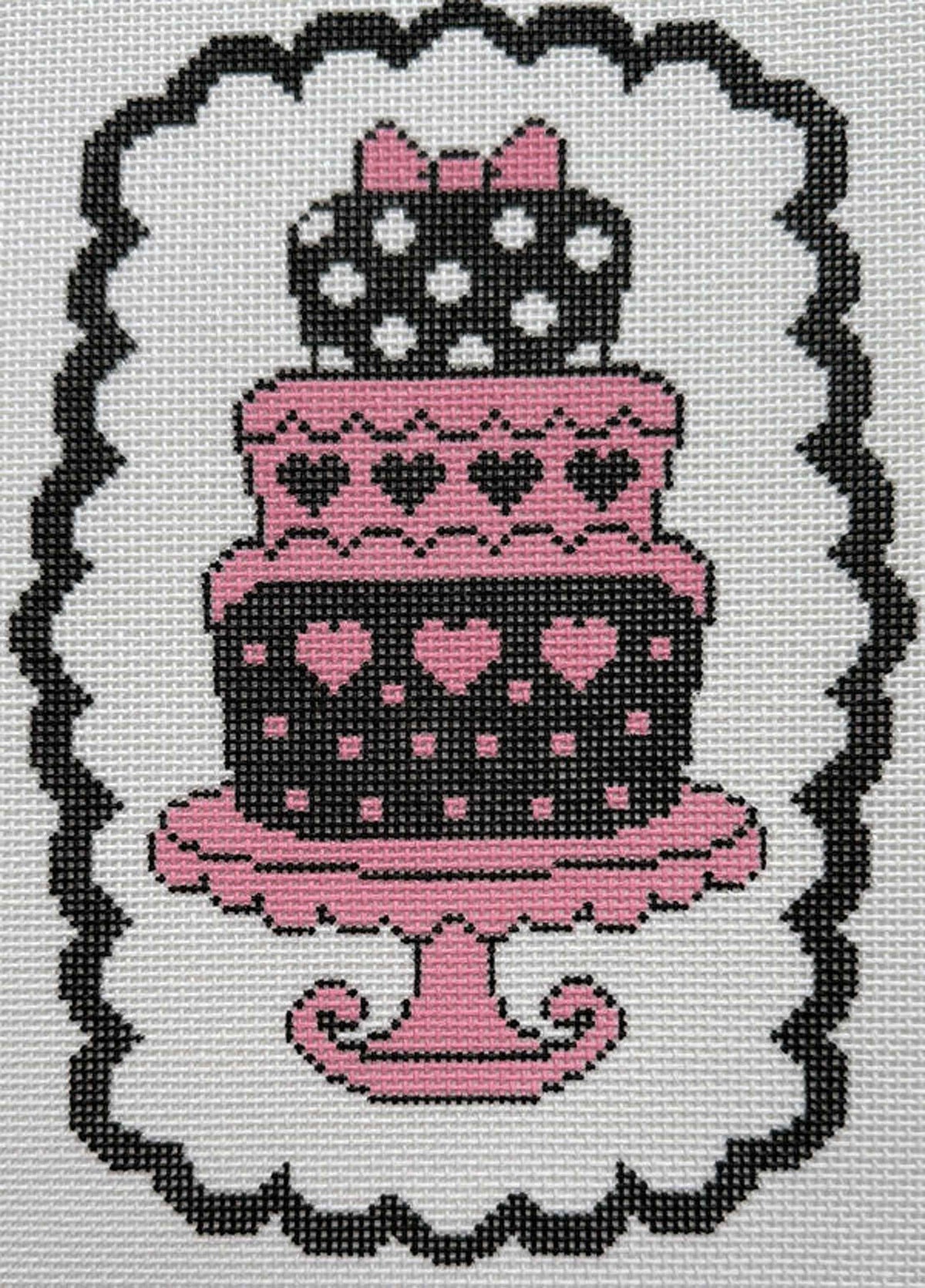 CAK-420_AED Blush Noir Cake