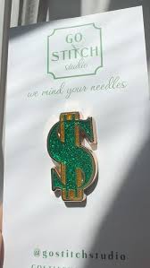 GGS-NM-007 - Green & Gold Glitter Dollar Sign Needleminder