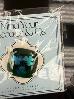 Needle minder- Shamrock Mind Your Needles & Q's