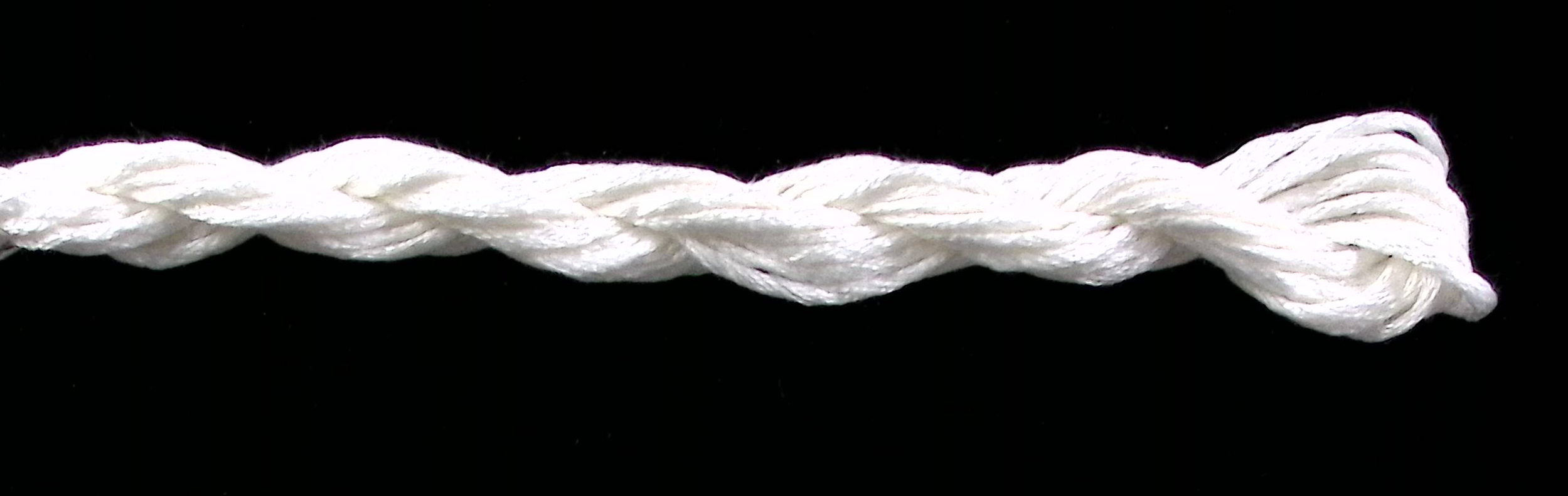 0057 White Soie Cristale