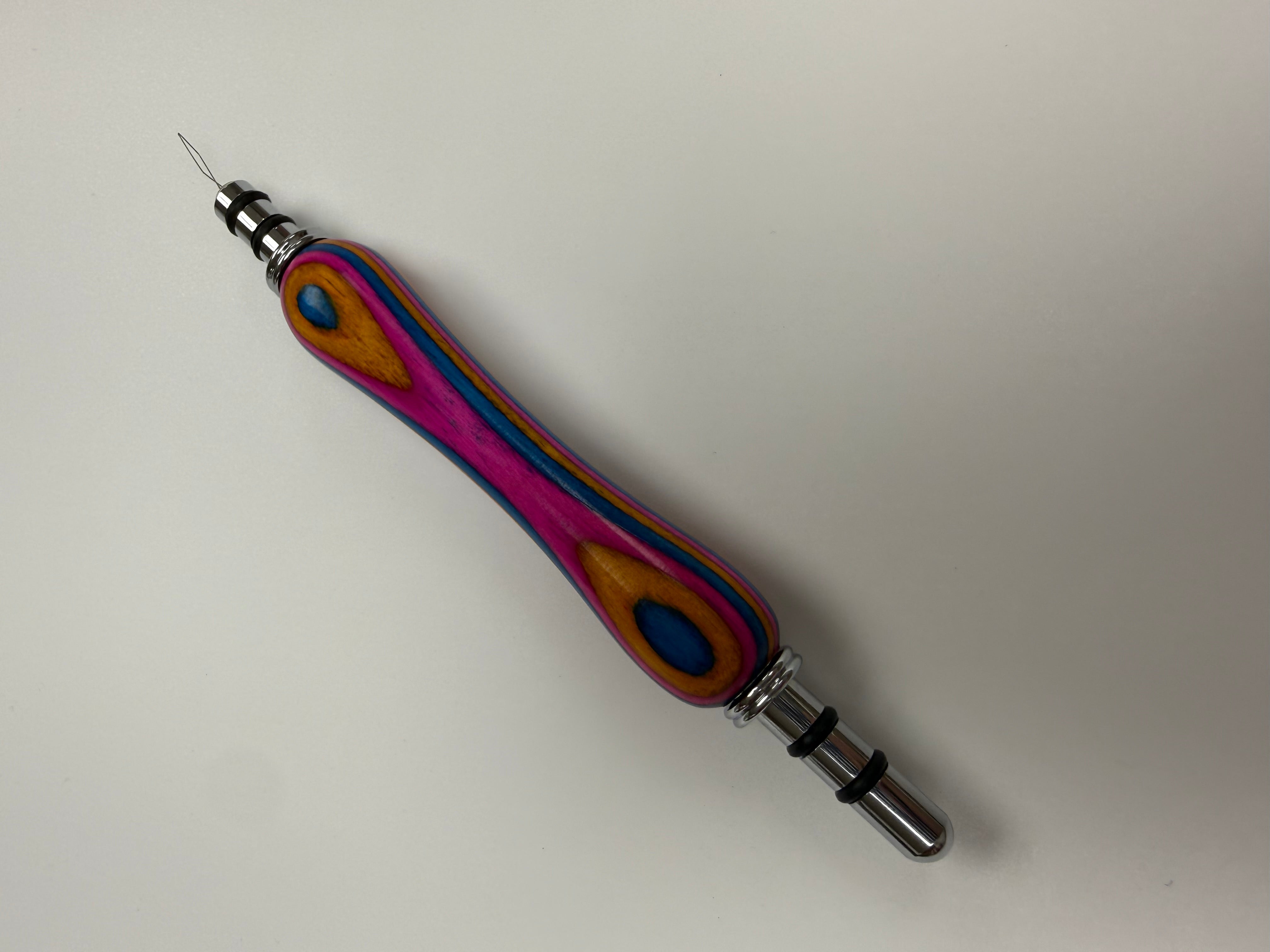 Double ended needle threader