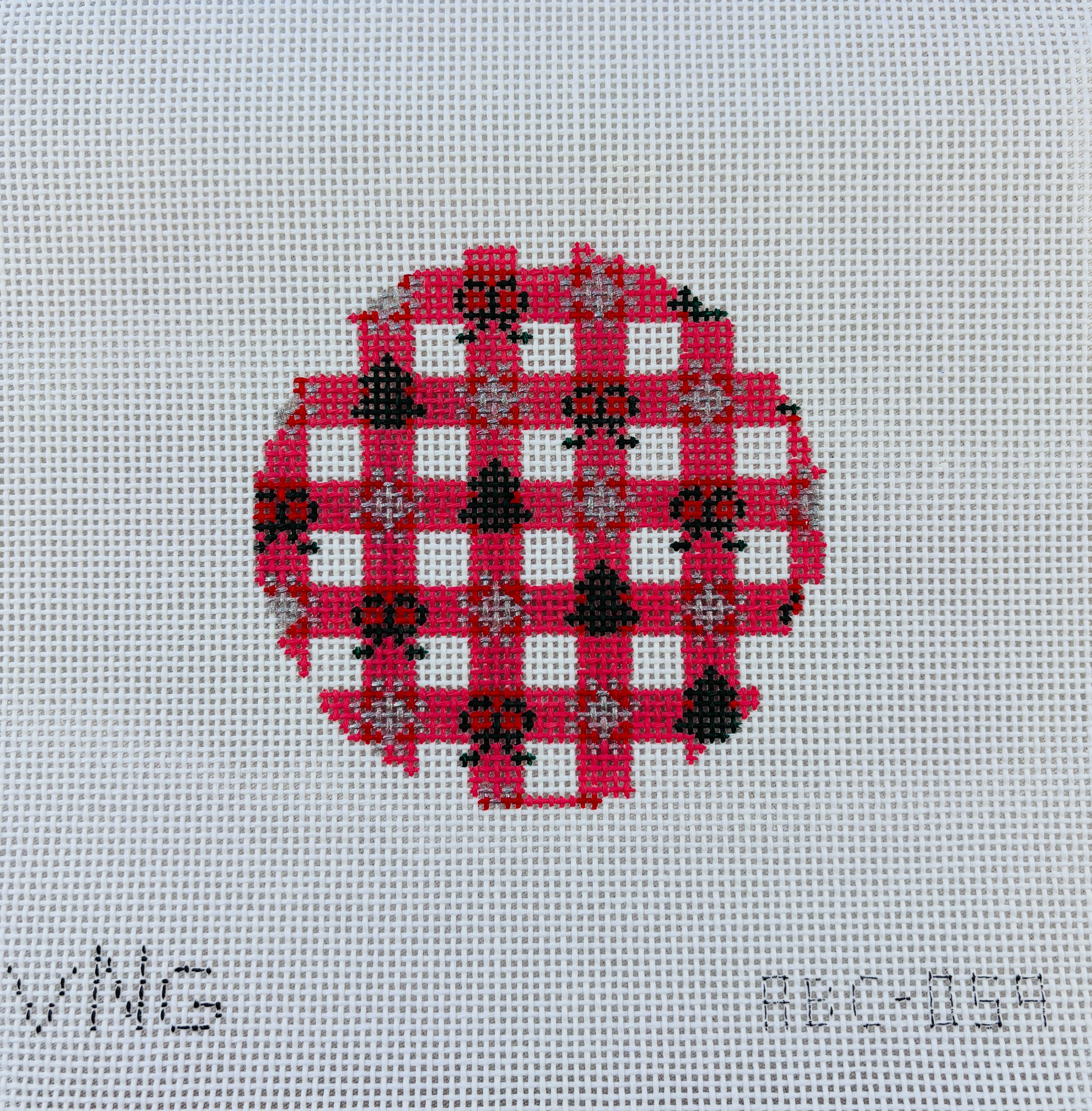 ABC-059 CHRISTMAS RED GINGHAM RND