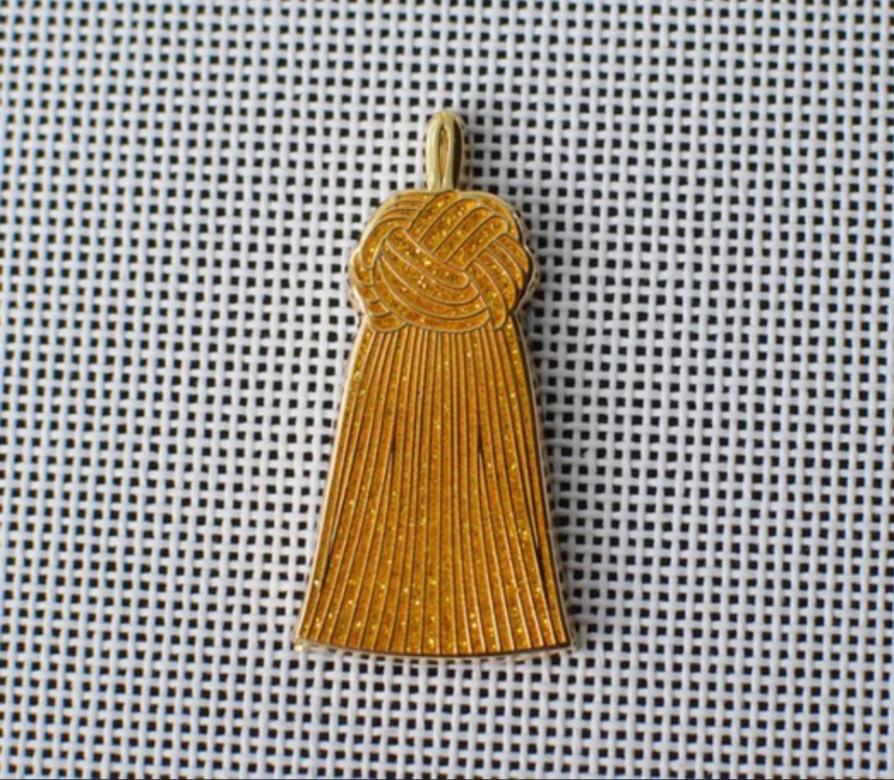 GGS-NM-Gold Tassel