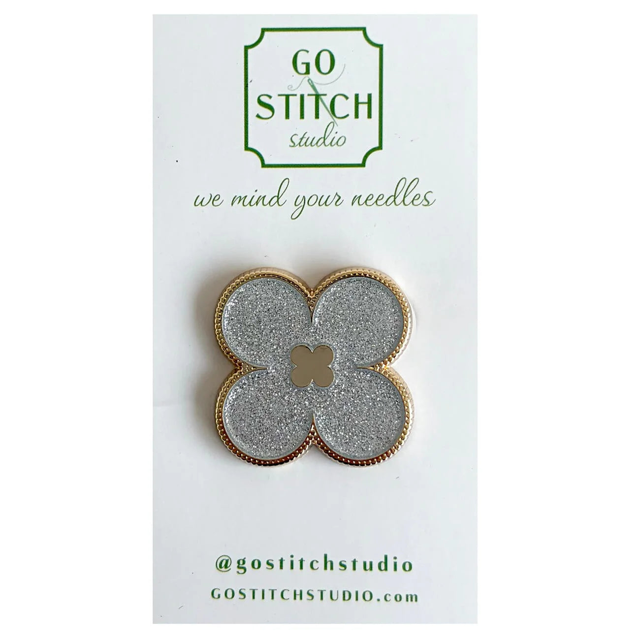 GGS-NM-51 - Silver Glitter Clover Needleminder