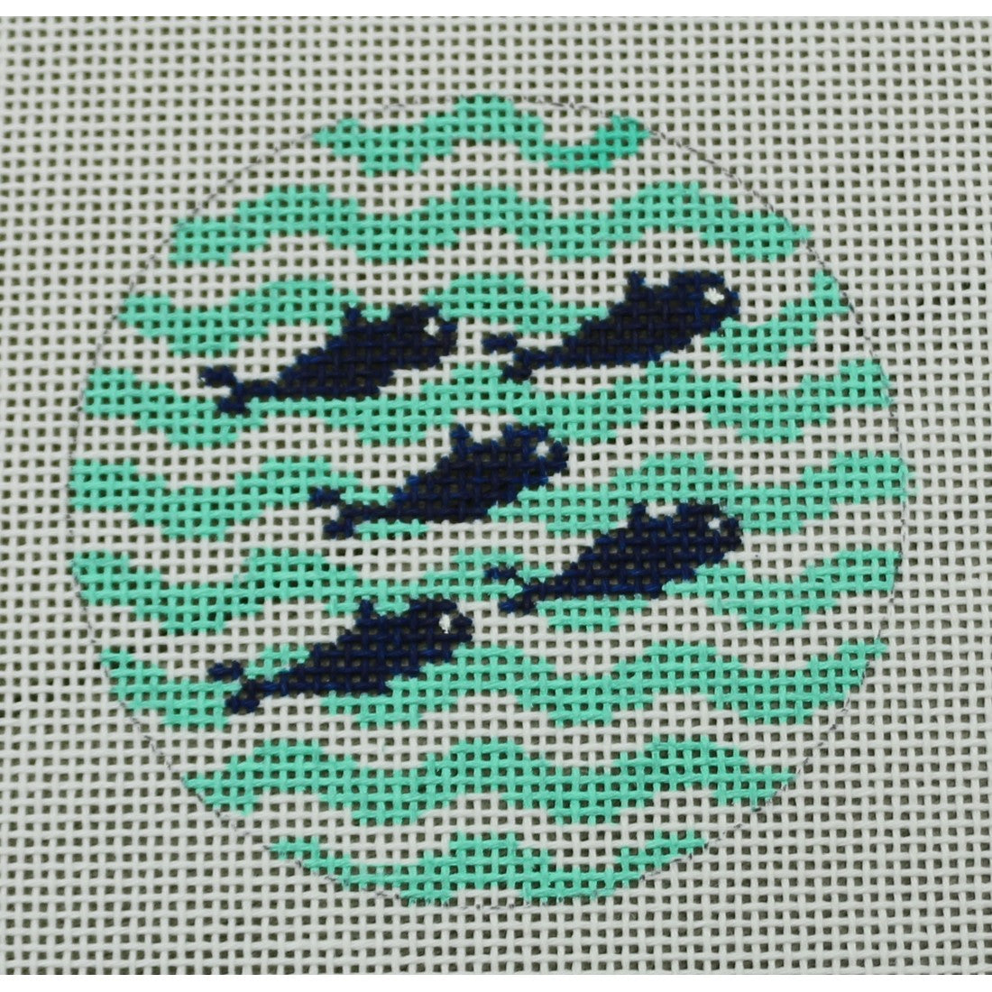 KKNTO7 5 Little Fish on Wave - Navy and Seafoam 3" Round