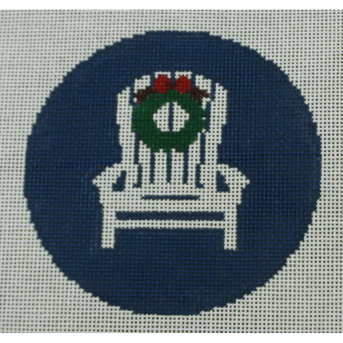 KKO192A Adirondack Chair with Wreath on Blue 4.125" round