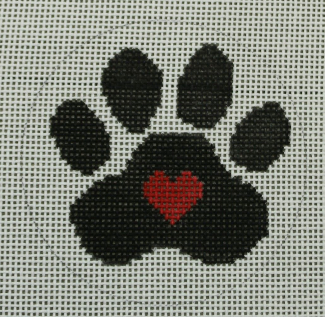 O146 Black Paw with Heart