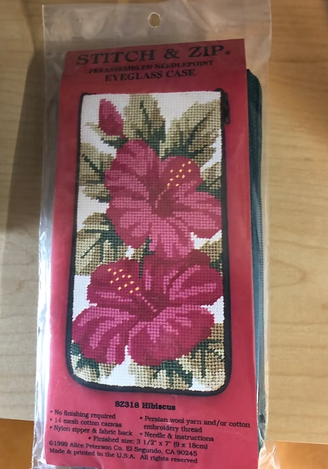 SZ318 Hibisus Stitch N' Zip Eyeglass Case