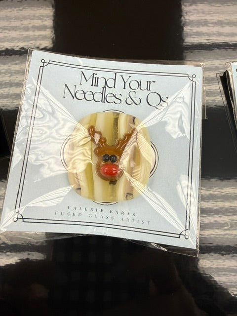 Needle minder-Reindeer Mind Your Needles & Q's