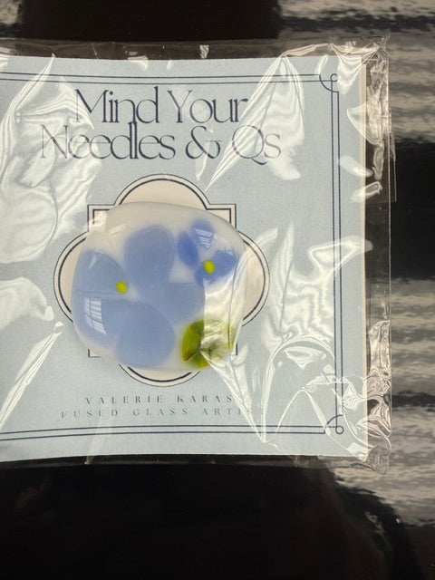 Needle minder- Hydrangea Mind Your Needles & Q's