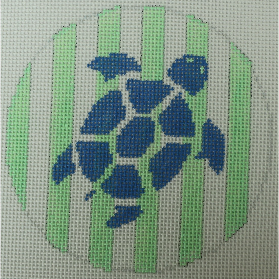 KKO254C sea turtle on green stripes 4" round